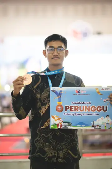 Brillian Wahyu Winata, peraih medali perunggu OSN Informatika 2026 dari MA Ma'arif Udanawu