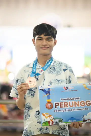 Gracio Bintang Wijaya, peraih medali perunggu OSN Informatika 2026 dari SMA Regina Pacis Bogor