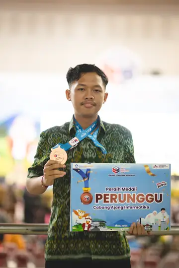 I Gusti Ngurah Gede Angga Panji Kenanta, peraih medali perunggu OSN Informatika 2026 dari SMAN 1 Denpasar